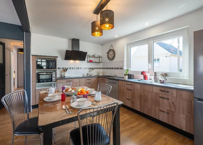 Prázdninový dům Le Jovia - Cour Exterieure - Wifi Laval (Mayenne)