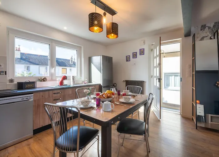 Prázdninový dům Le Jovia - Cour Exterieure - Wifi Laval (Mayenne)