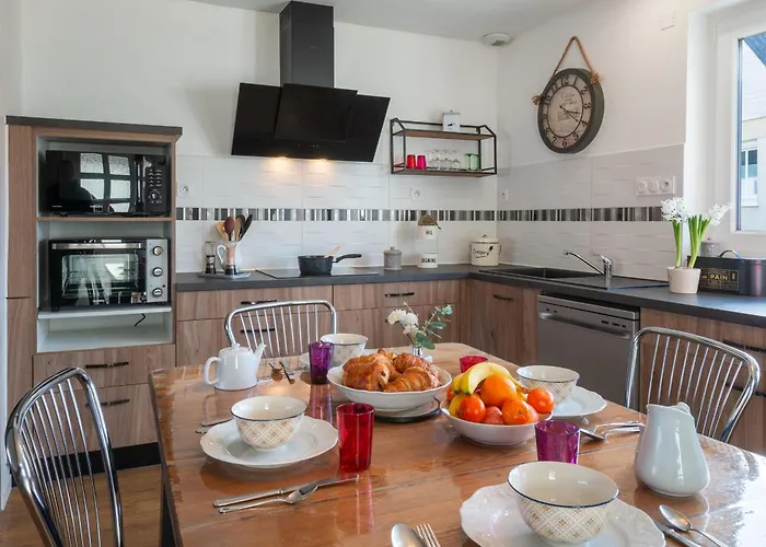 Prázdninový dům Le Jovia - Cour Exterieure - Wifi Laval (Mayenne)